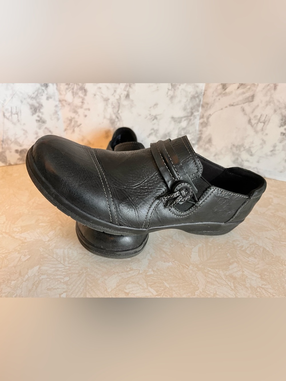 Women’s Clark  Black Slip-On Leather Dress Shoe. Size 8